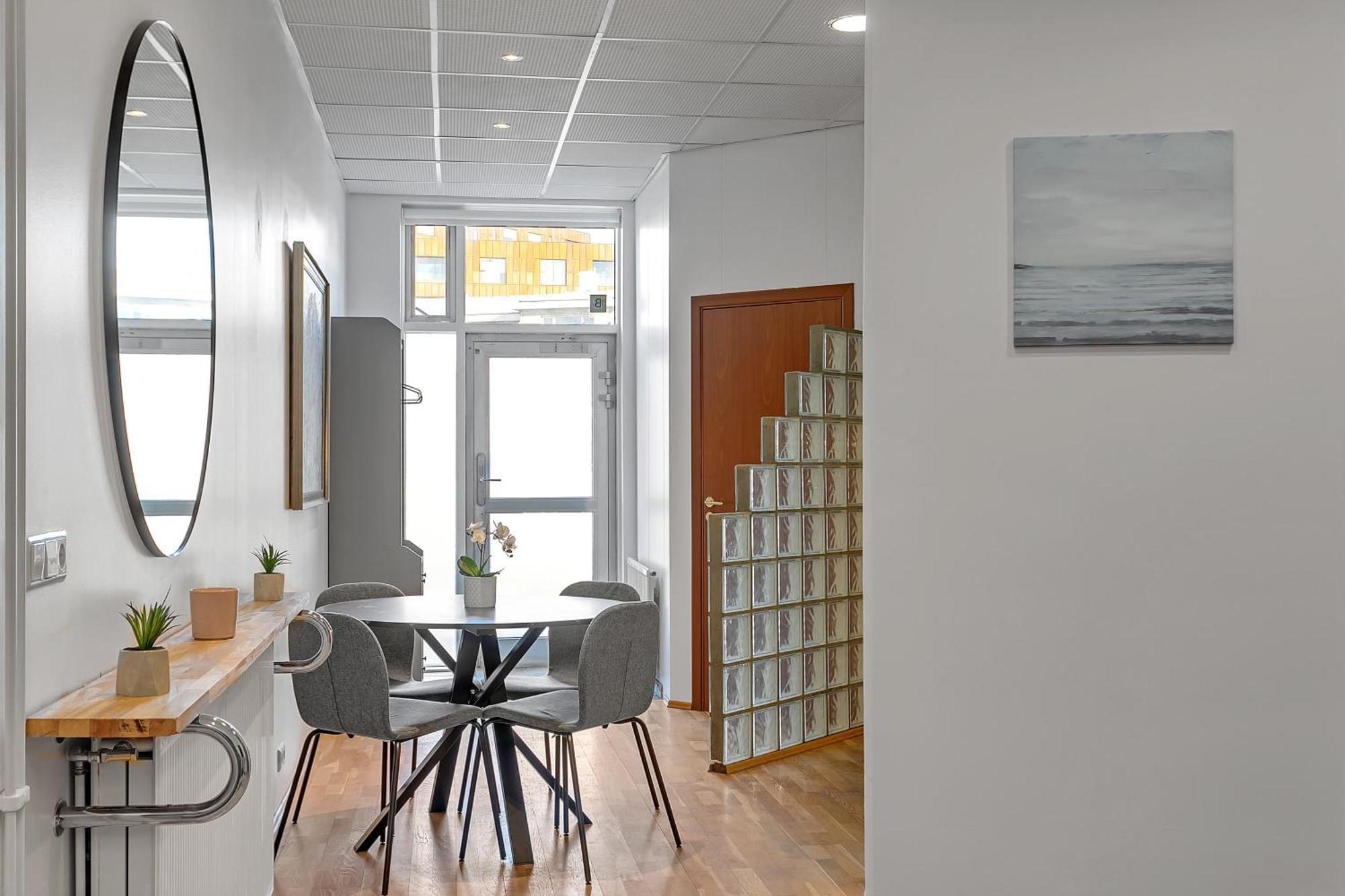 Bright Apartment In The Heart Of The City! Рейк'явік Екстер'єр фото